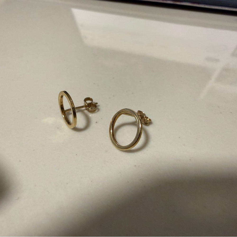 Michael hill 10k Gold Open Circle Stud Earrings
